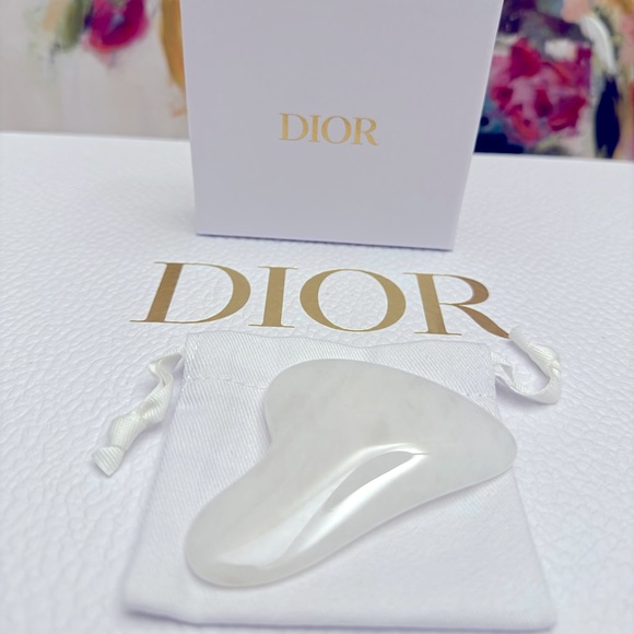 Dior Beauty Gua Sha face massaging tool - Picture 3 of 5